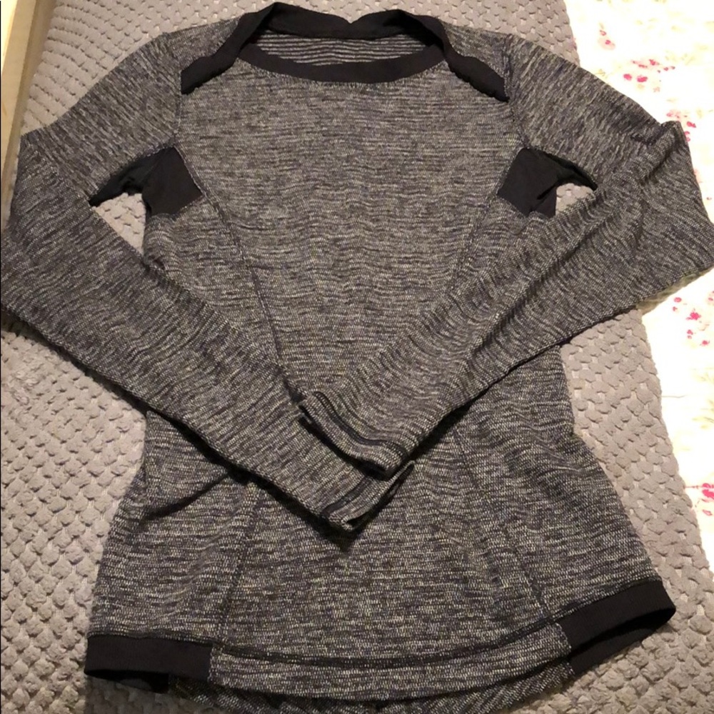 Lululemon sweater/sweatshirt